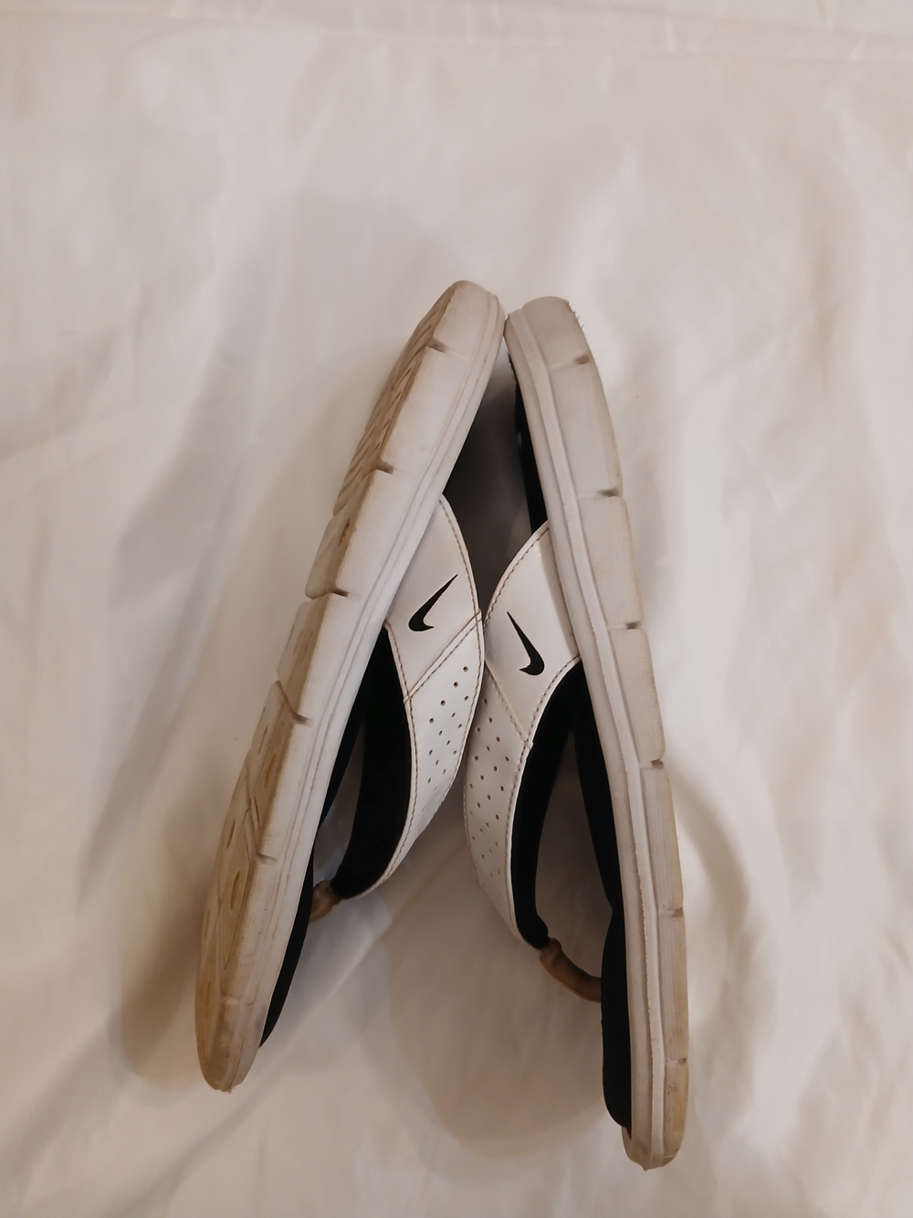 Nike Women's Black and White Comfort Thong Sandals - Picture 3 of 5
